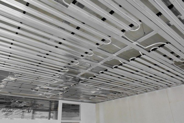 _MAF9671-min (1) CLIMATEFIX suspended plaster ceiling constructions hung up on the ceiling space.