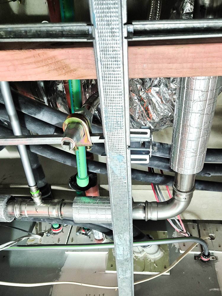 STEELFIX installed in situ to replace failed PP-R pipe.